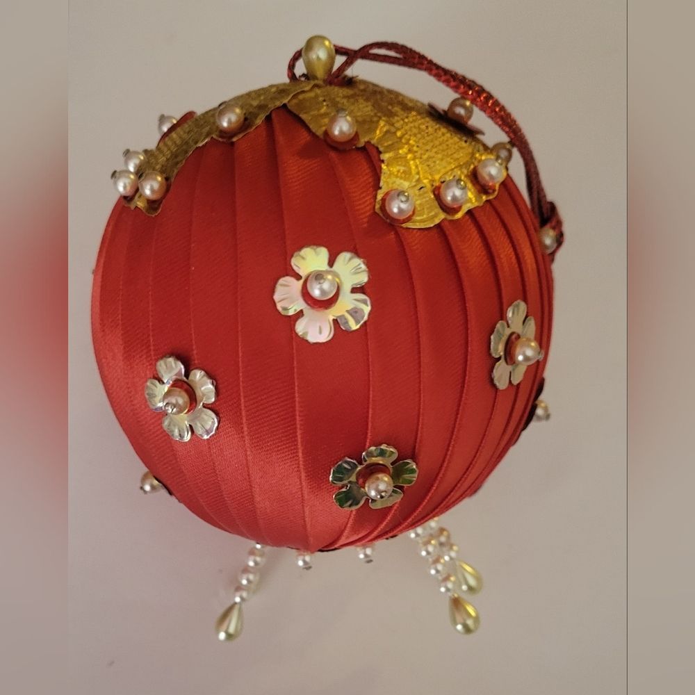 1970s Pushpin Vintage Christmas  Ornament